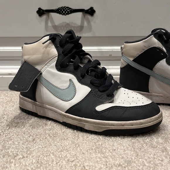 NIKE HIGH TOPS - Picture 2 of 4